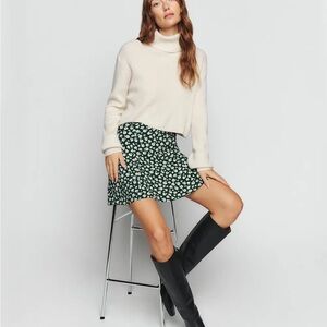 Reformation Flounce Skirt size 0